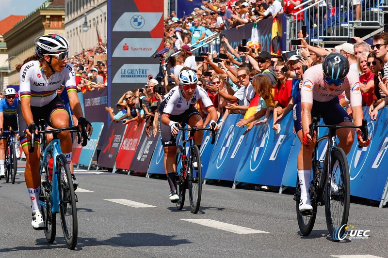 European Championships Munich 2022 - 2022 UEC Road Elite European Championships - Women's Road Race - 21/08/2022 - Elisa Balsamo (ITA) - Lorena Wiebes (NED) - photo Luca Bettini/UEC/SprintCyclingAgency?2022
